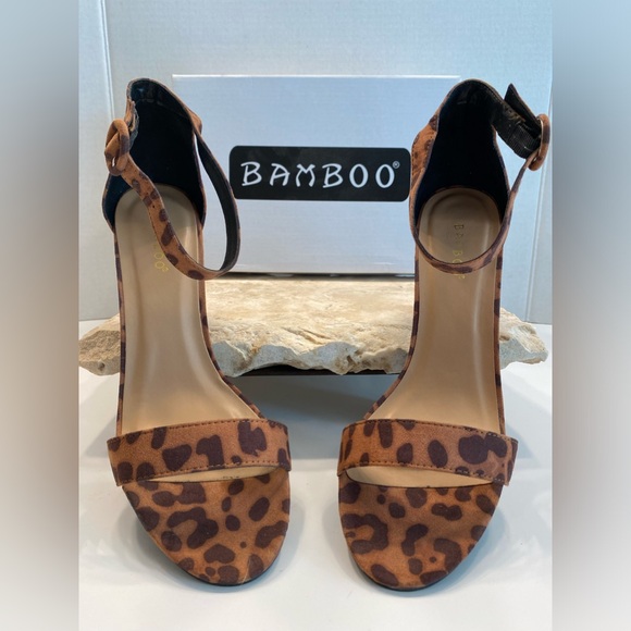 NIB Bamboo Sueded Leopard Print Block High Heel Sandal Sz 10 M - Picture 2 of 11